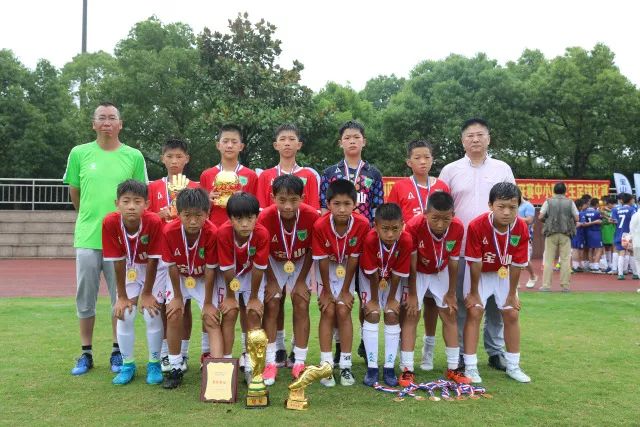 世界杯-巴洛贡破门+直红蒂尔曼建功 十人美国2-0波黑将战比利时